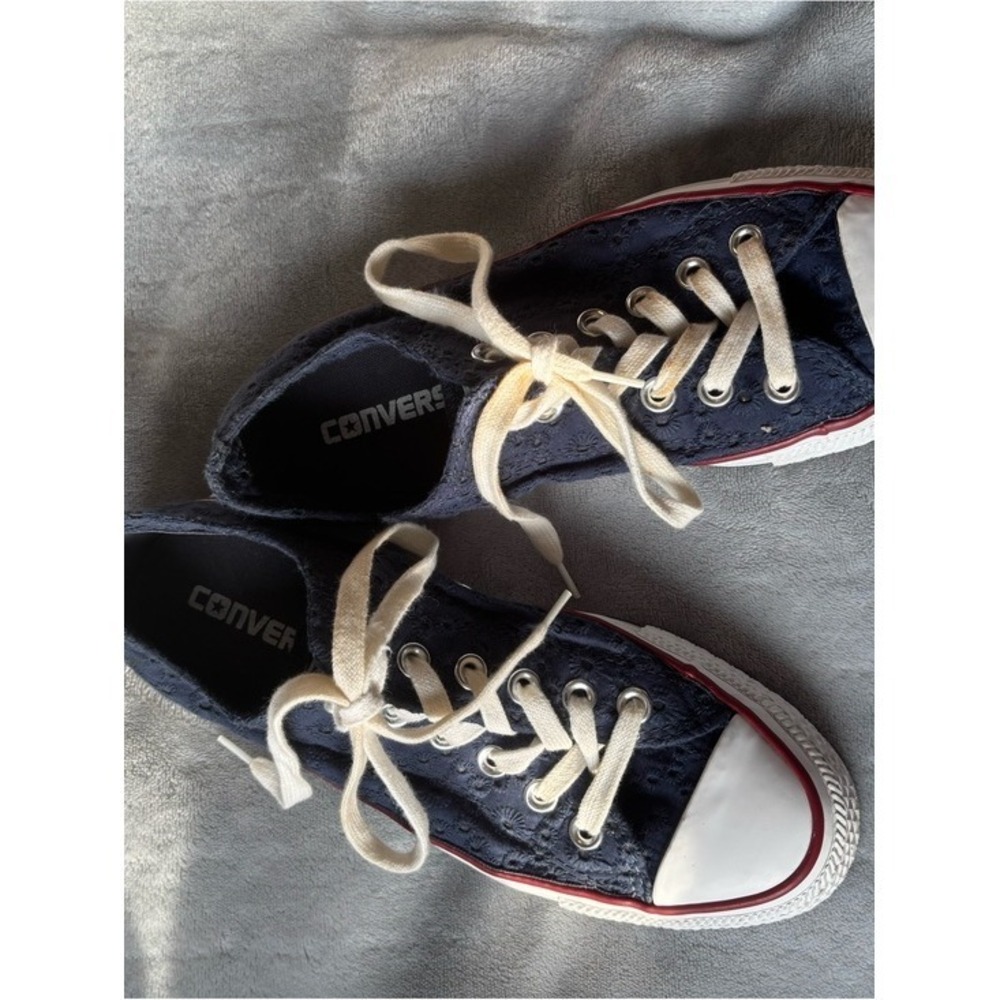 Converse Chuck Taylor All Star Low Top Navy Broderie Anglaise Sneakers Womens 7